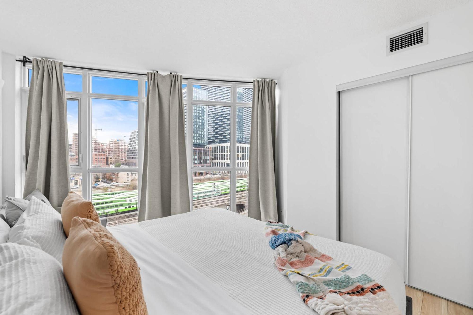 Charming Condo Near Rogers Centre With Parking Toronto Exterior photo