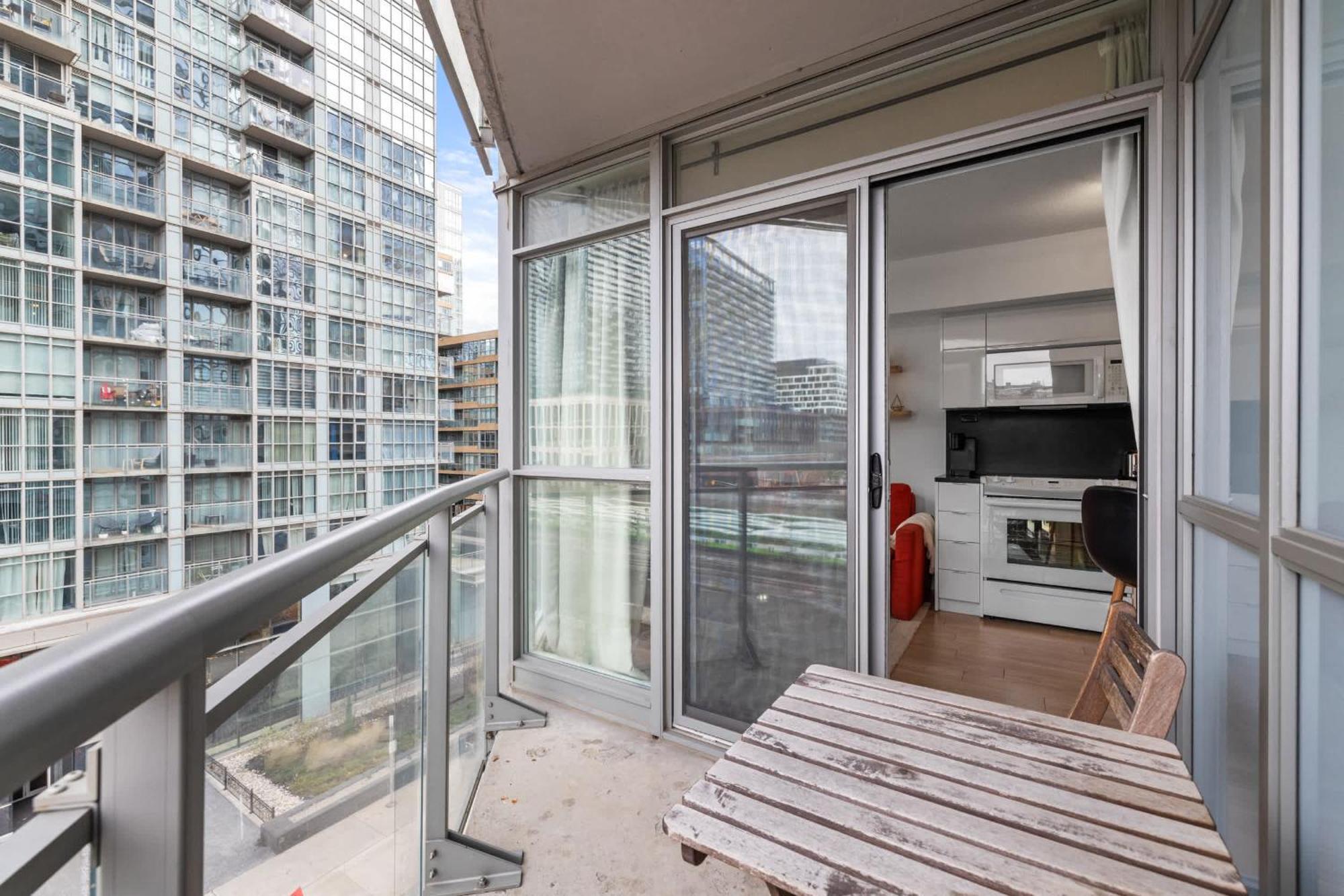 Charming Condo Near Rogers Centre With Parking Toronto Exterior photo